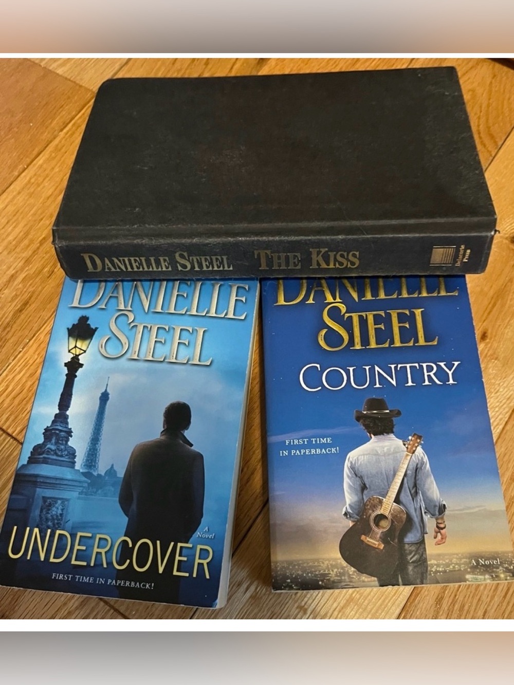 Danielle Steel Paperback Novel Set - Blue & Black Covers